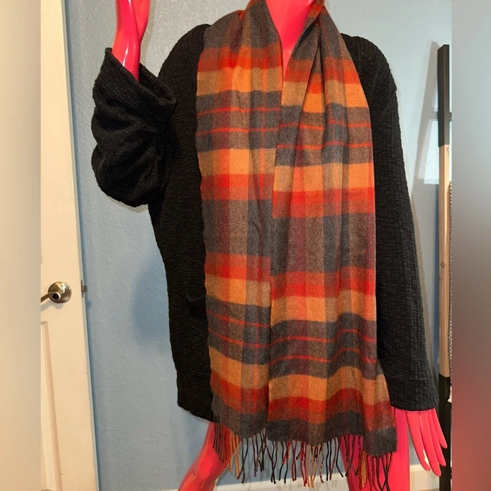 JOHN HANLY 100% Extra Fine Merino Wool Scarf